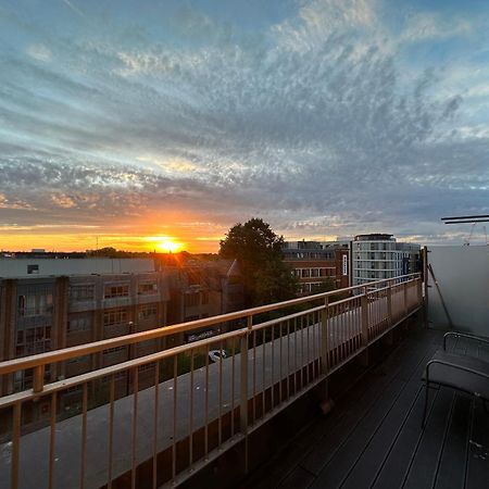 Spacious 2 Bedroom Penthouse Retreat London Exterior photo