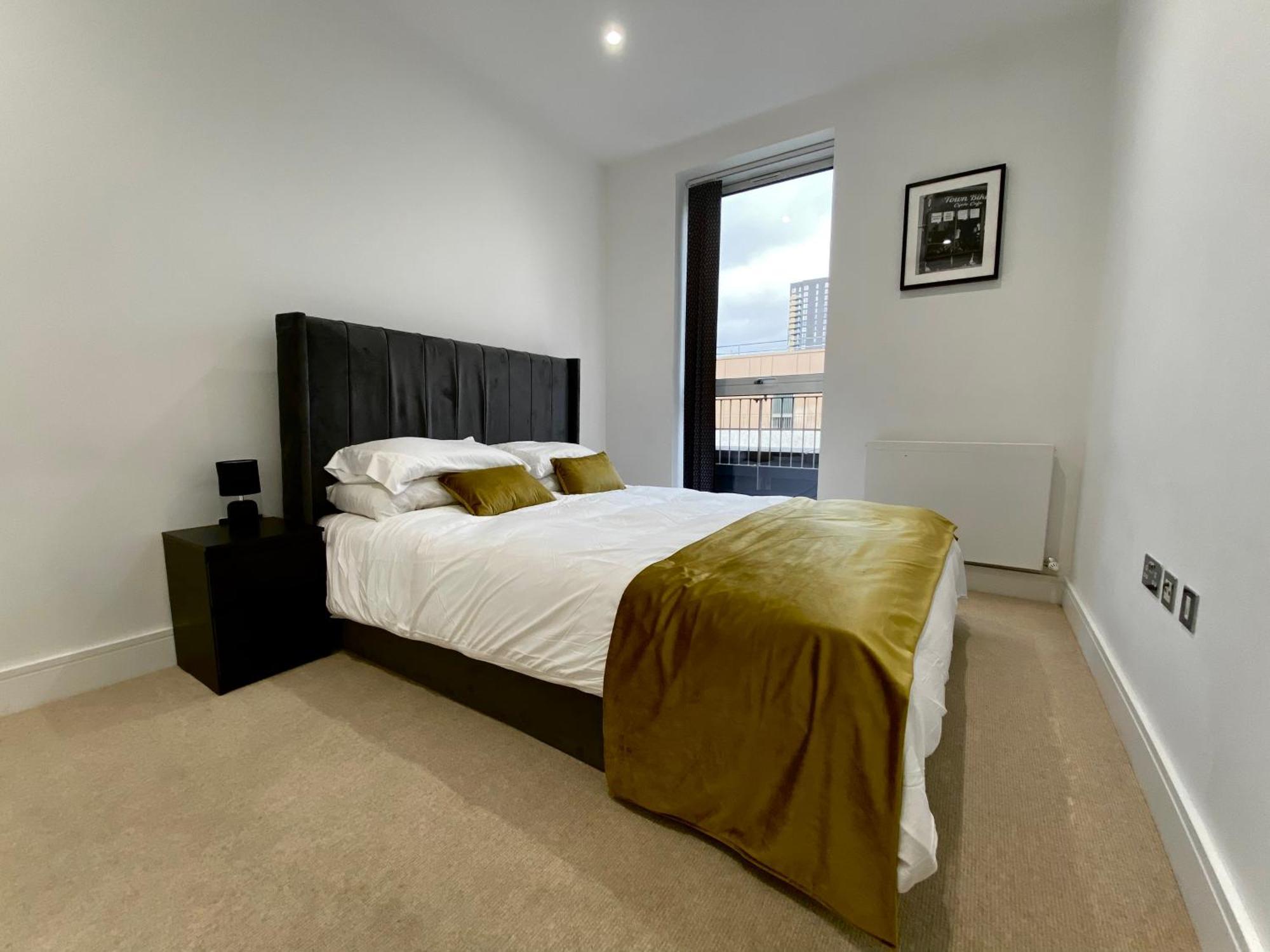 Spacious 2 Bedroom Penthouse Retreat London Exterior photo
