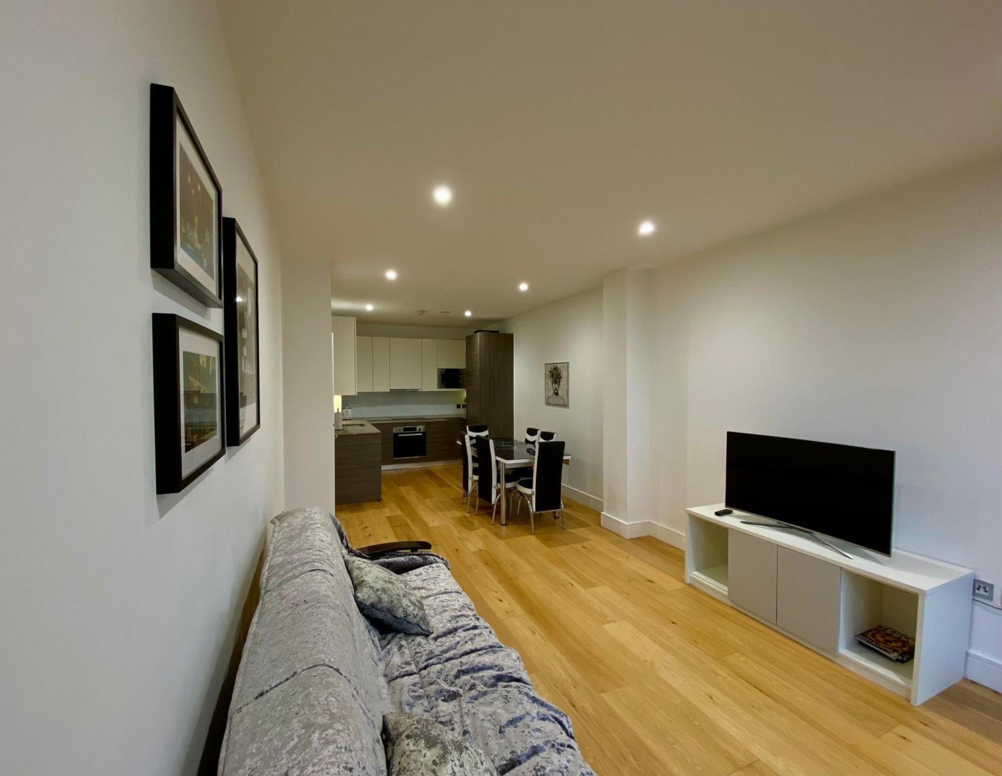 Spacious 2 Bedroom Penthouse Retreat London Exterior photo
