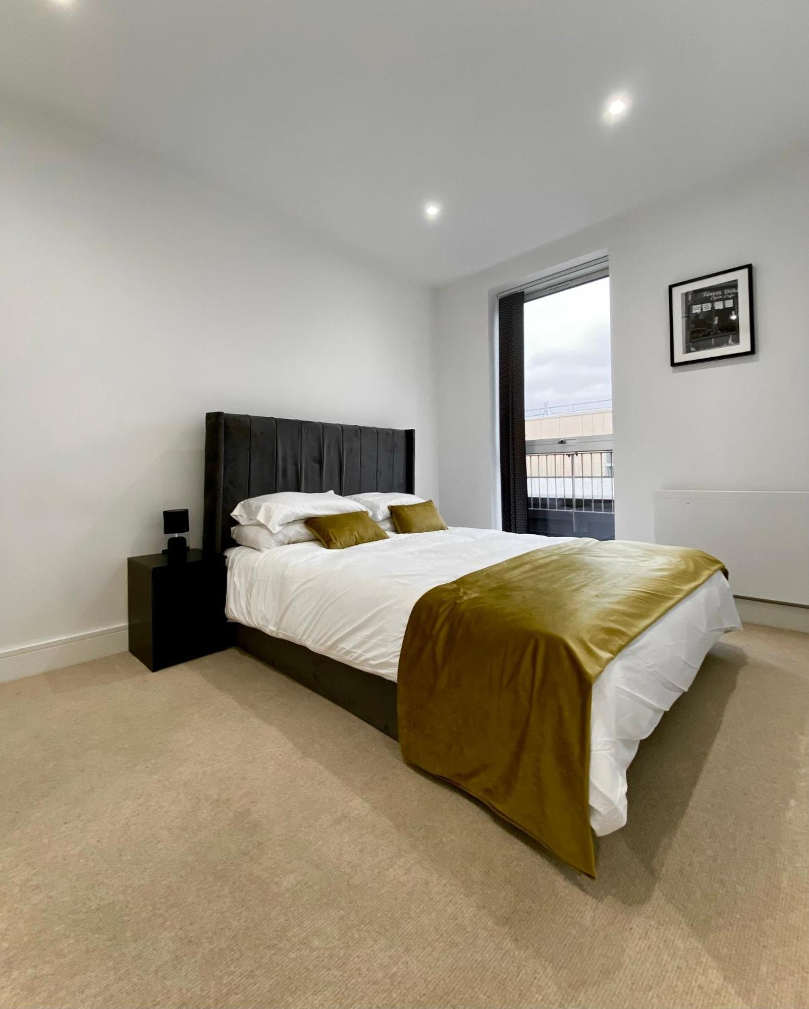 Spacious 2 Bedroom Penthouse Retreat London Exterior photo