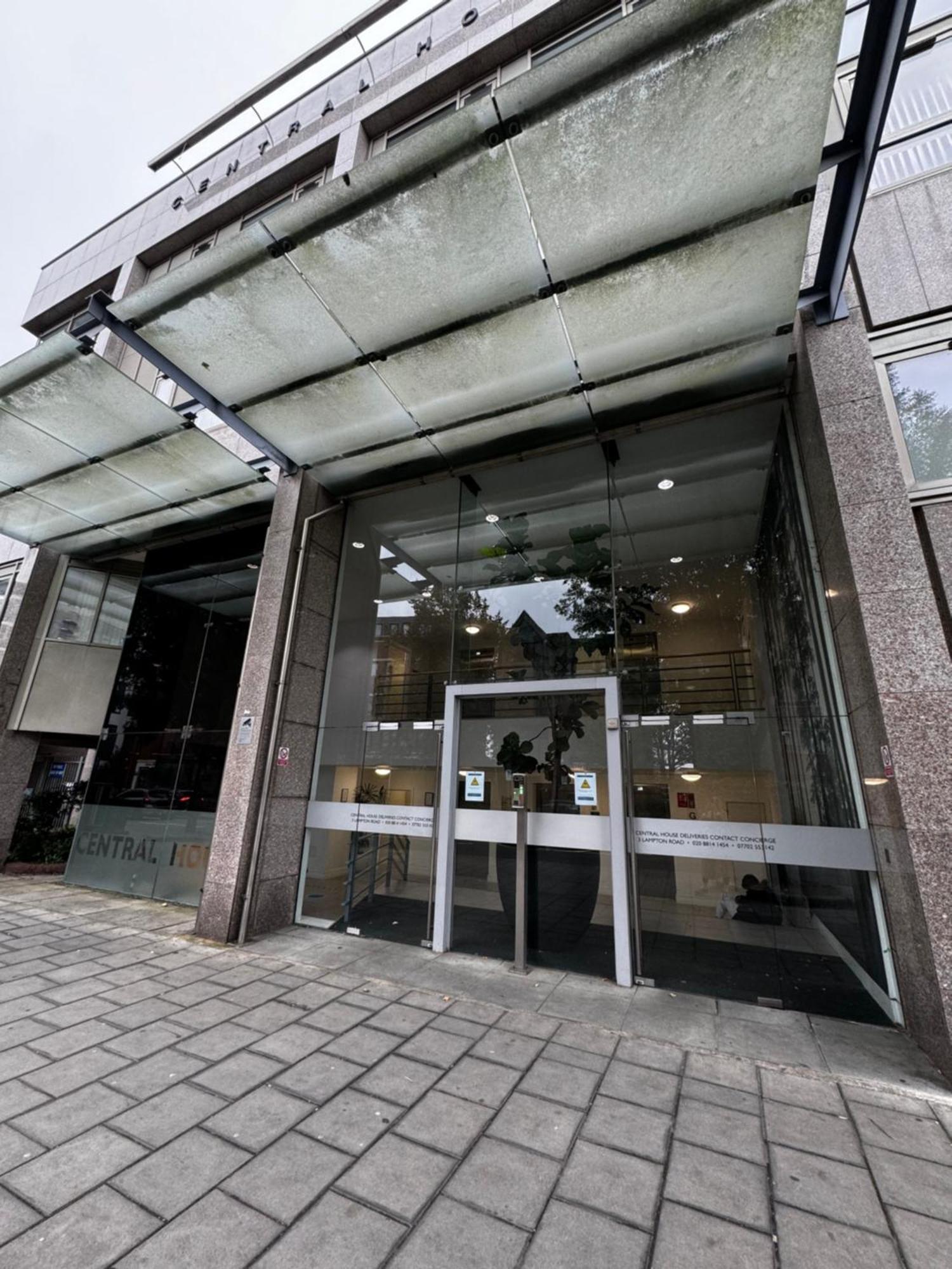 Spacious 2 Bedroom Penthouse Retreat London Exterior photo